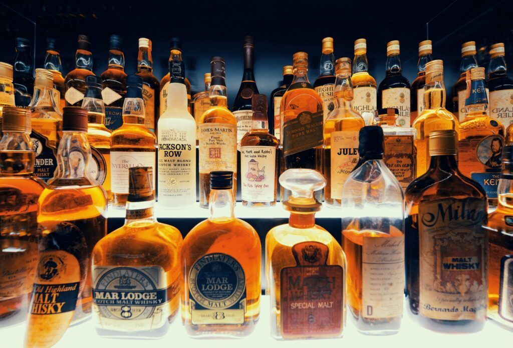 botellas con tapones para licores