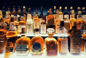 botellas con tapones para licores